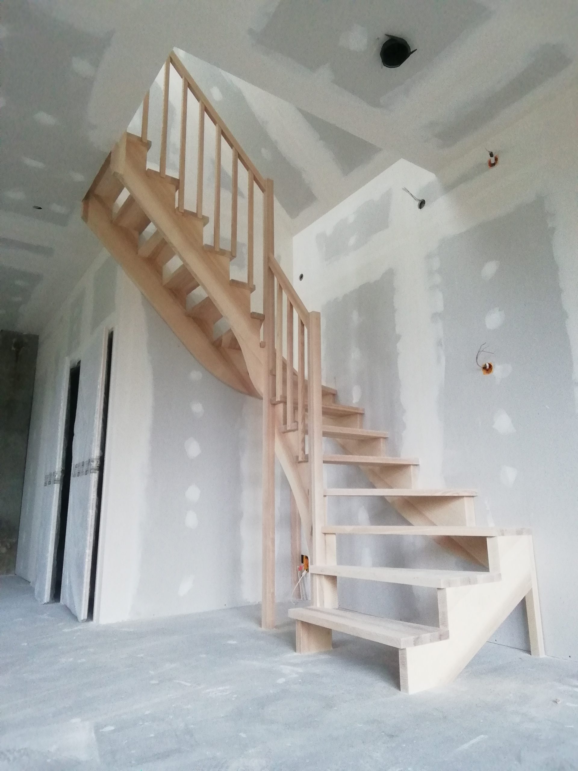 escalier deux quart tournant frêne balustre bois