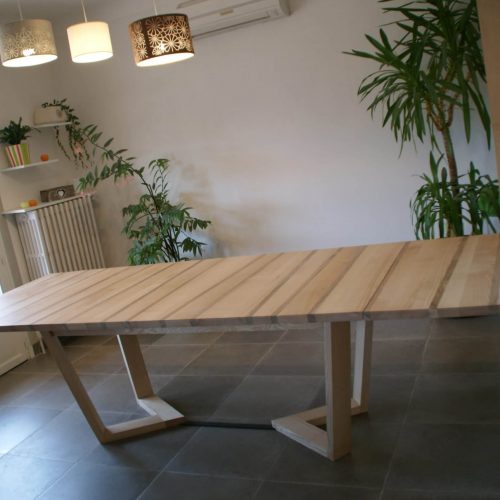 Table design, noyer et frêne table à rallonge, pied de table original